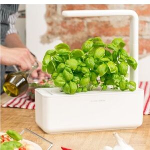 Click and Grow White Smart‎ Garden 3 Indoor Herb Garden